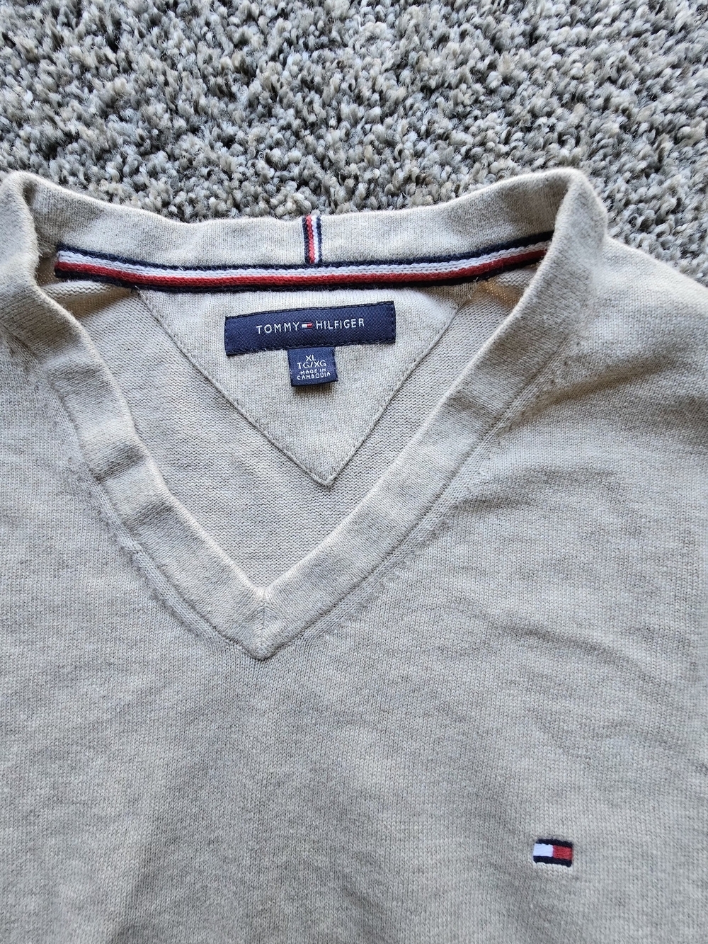 Tommy Hilfiger Men's V-Neck Sweater in Light Beige